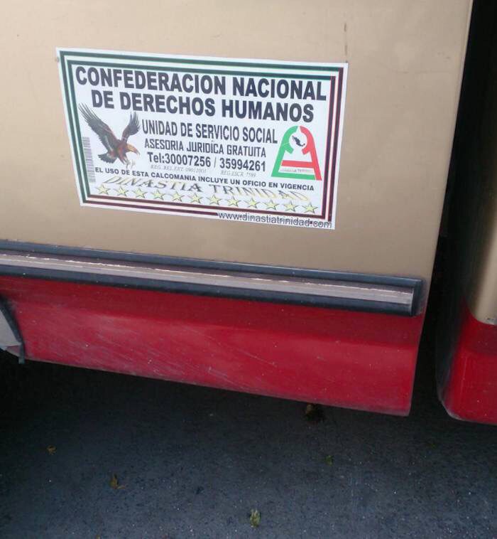 ¿Hoy no circulas? Fácil, afíliate a una ONG patito de DDHH y obtén engomado. 2 img 3384