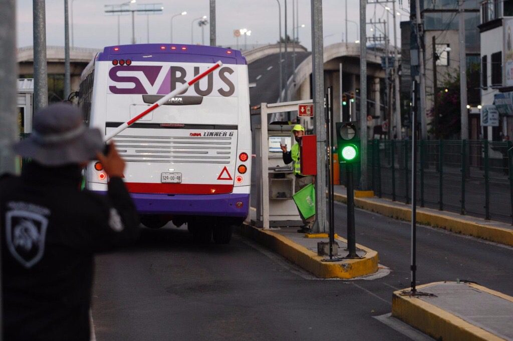Suben autobuses a segundo piso Transporte.mx
