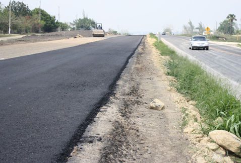 trabaja obras complementarias autopista Tampico