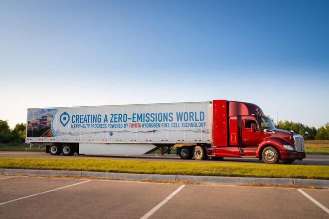 Toyota presenta lo último en transporte sostenible con un camión de hidrógeno 1 img 3081