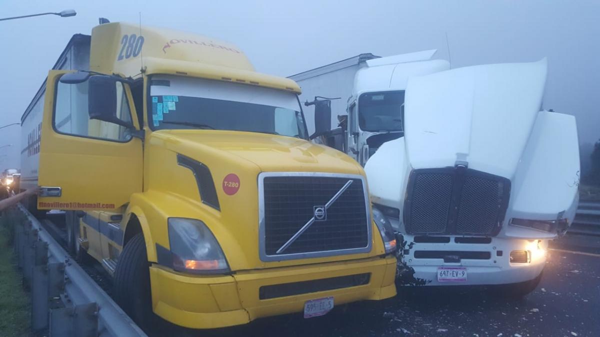 Choque de camiones ocasiona cierre de la Puebla-Orizaba 1 choque 2
