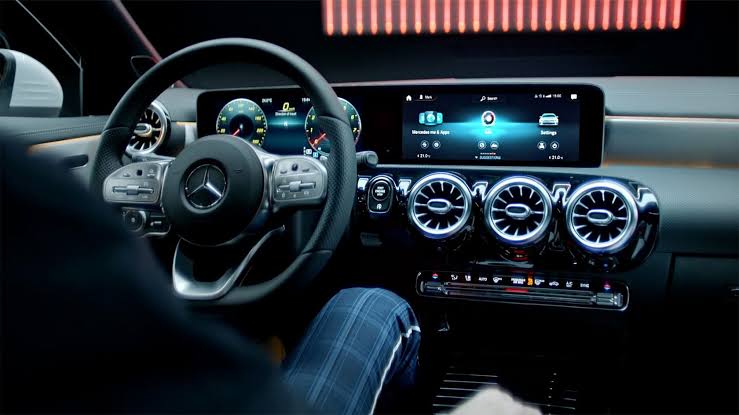 Cómo cuidar la iluminación interior de tu vehículo 1 Cuidar iluminación interior auto