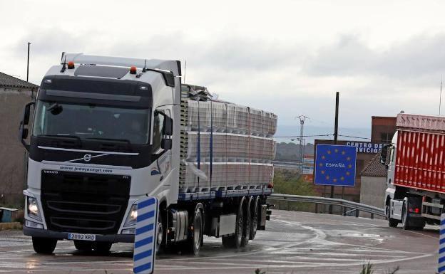 Transporte de carga de Brasil se estabiliza tras 5 semanas de caída libre 1 camion k0mG U1006110993736sB