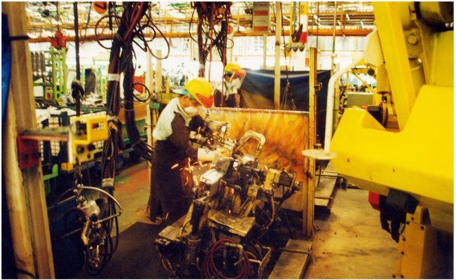 Armadoras se preparan para abrir después de caída de producción del 98% 1 armadoras