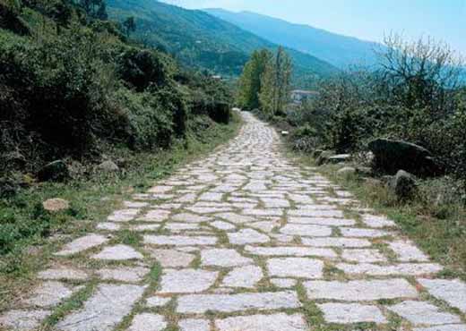 ¿Cuándo y dónde se construyó la primera carretera de la historia? 1 roma uk