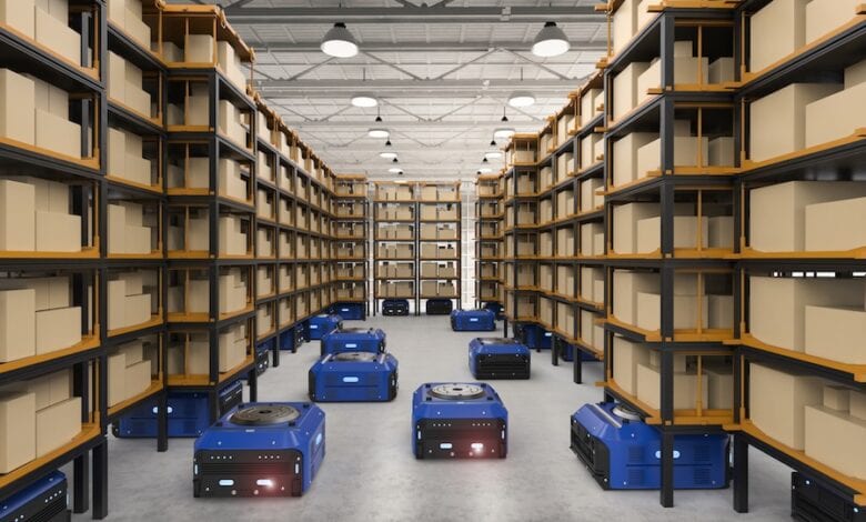 Mobile Robots in Warehouse 780x470 1