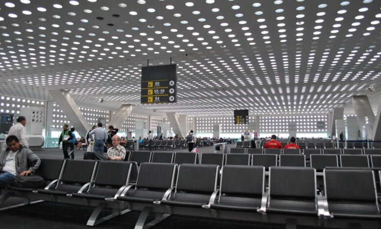 Aeropuerto Internacional de la Ciudad de México Terminal 2 Área de Salidas