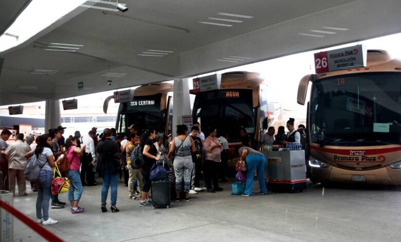 Descuentos a Maestros y Estudiantes en Autobuses terminan el 27 de agosto 1 Autobuses
