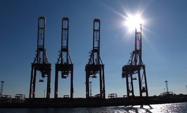 Autorizan a Caxxor la construcción de via ferrea y puerto en Sinaloa para el corredor T-MEC 1 General port terminal crane shot 780x470 1