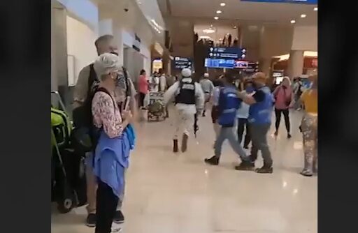 Pánico en Aeropuerto de Cancún por tiroteo | Transporte en México -  Transporte.mx