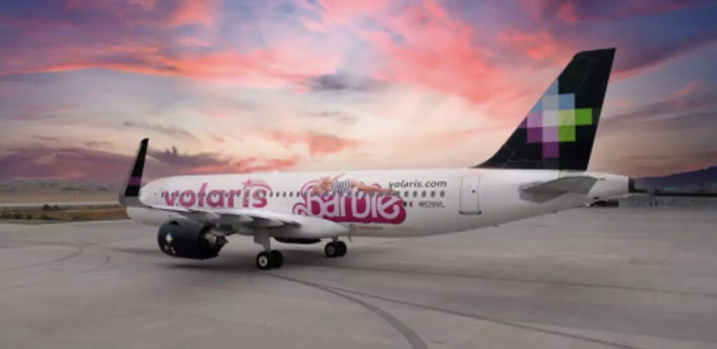 La Barbiemania no tiene límites! Este es el avión de Barbie que opera Volaris 2 IMG 2761