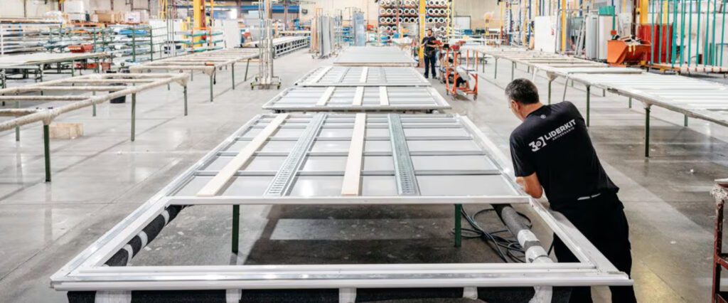 Esta empresa vende las carrocerías al “estilo IKEA” recibes el kit de piezas y tú las armas 2 IMG 3529