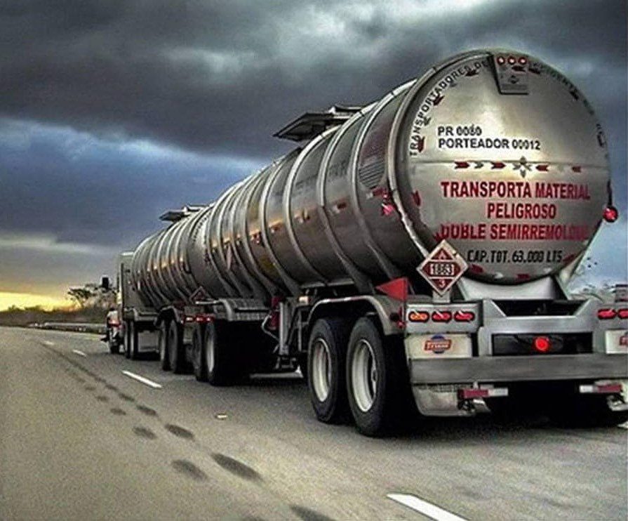 ¿Qué documentos y permisos se necesitan para transportar materiales peligrosos? 3 materiales peligrosos