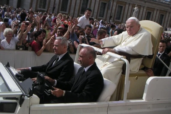 Tras la muerte del Papa Francisco, recordamos la historia del Papamóvil 3 IMG 4324